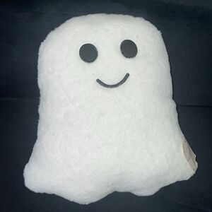 NWT Target bulleyes playground white smiley ghost Halloween decor pillow 2024